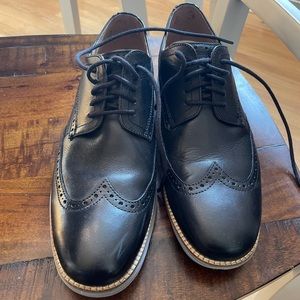 Men’s black dress shoes. Great condition, Size 10- like new!
